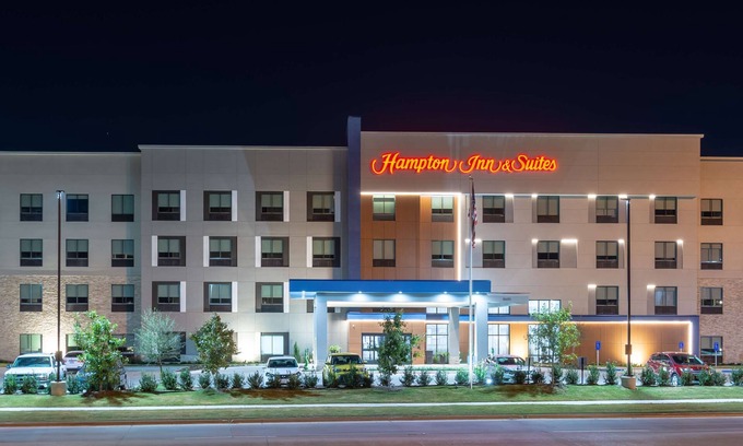White Rock Hills Hotel | Hampton Inn & Suites Dallas East