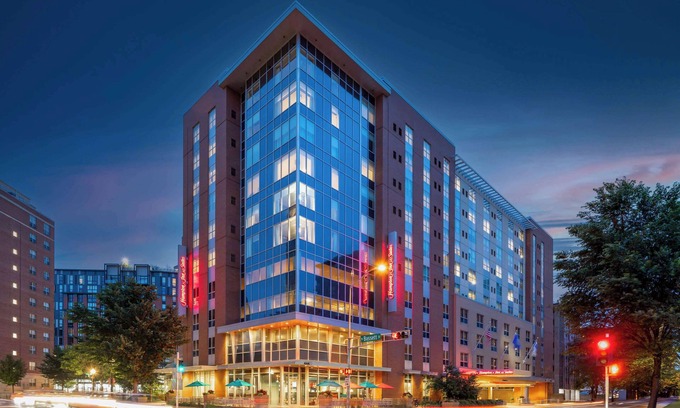 Madison Hotel | Hampton Inn & Suites Madison/Downtown