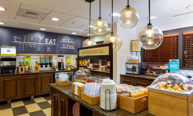 Winston - Salem Hotel | Hampton Inn Winston-Salem Hanes Mall