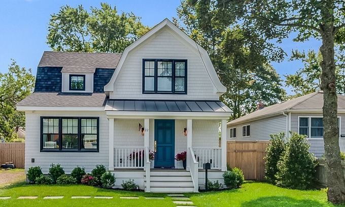 Patchogue House | Hamptons Style Cottage