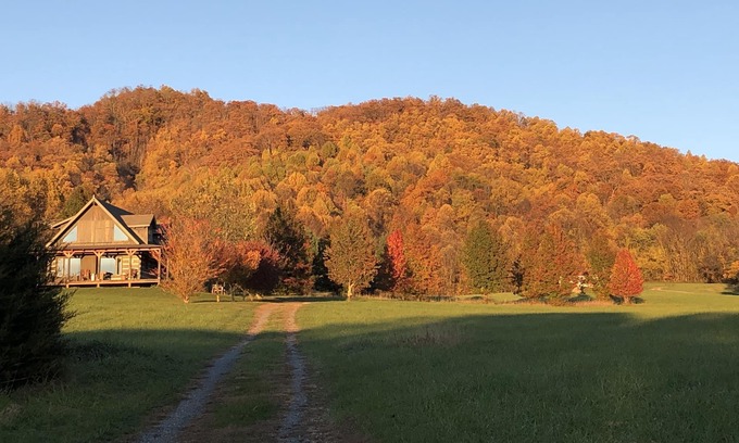 Nelson Cabin | Hand hewn log cabin with beautiful views of the Blue Ridge Mountains