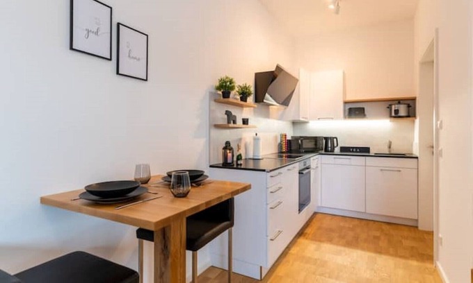 Altdorf Condo | Handmade | Kitchen | Office | High quality | Netflix