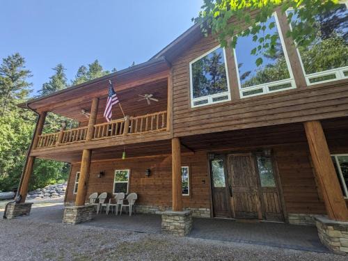 Bigfork House | Hanging Rock Get Away