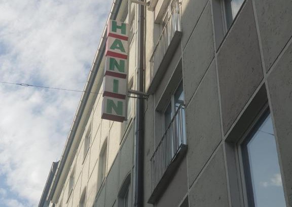 Ludwigsvorstadt-Kliniken Apartment | Hanin Room