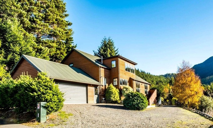 Hanmer Springs House | Hanmer Haven + Games room