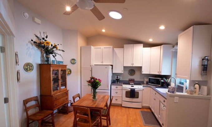 Historic Railroad District Cottage | Hanna's House- Your Home Away from Home