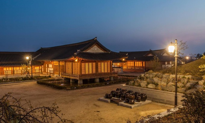 Samho Hotel | Hanok Hotel Youngsanjae