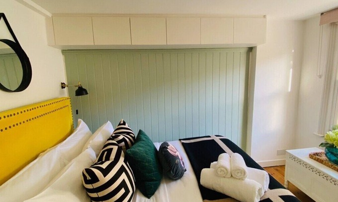 Shepherd's Bush Apartment | Happy Chic Family Home in Trendy W12