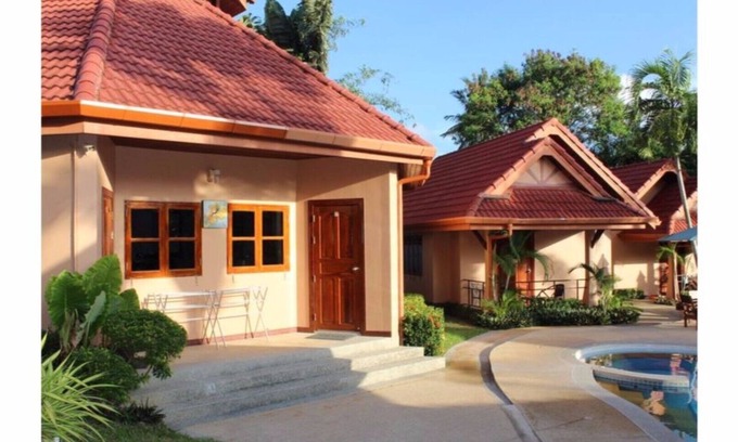 Karon Hotel | Happy Elephant Resort - Premium Deluxe rooms Without Kitchen 2