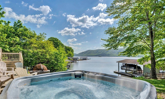 Penhook House | HAPPY HOURS II-