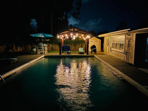 Woodlawn Villa | Happy OURS Pool Home Escape