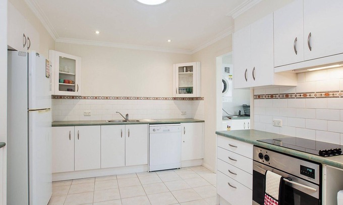 Corlette House | Happy Tails , 55 Pantowora Street - pet friendly, air conditioned