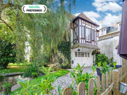 Isigny-sur-Mer House | Harbor View Hideaway