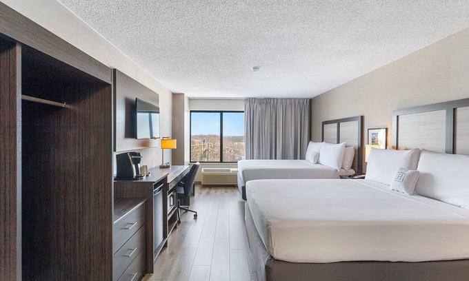 Oxon Hill Hotel | Harborside Hotel