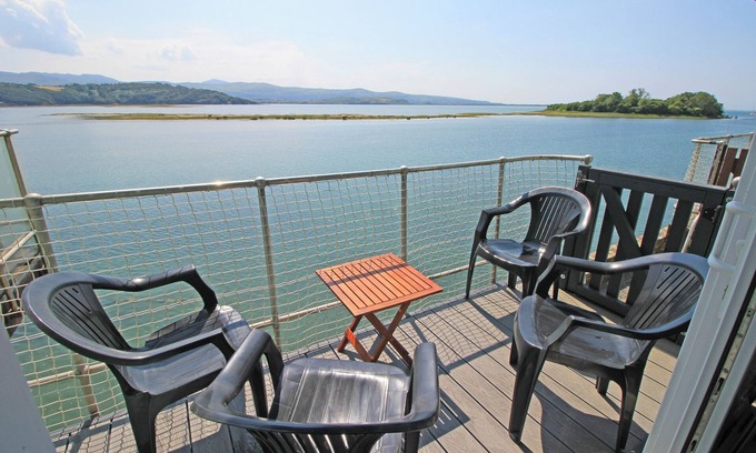 Porthmadog Cottage | HARBOUR FLAT - 12E SOUTH SNOWDON WHARF, family friendly in Porthmadog