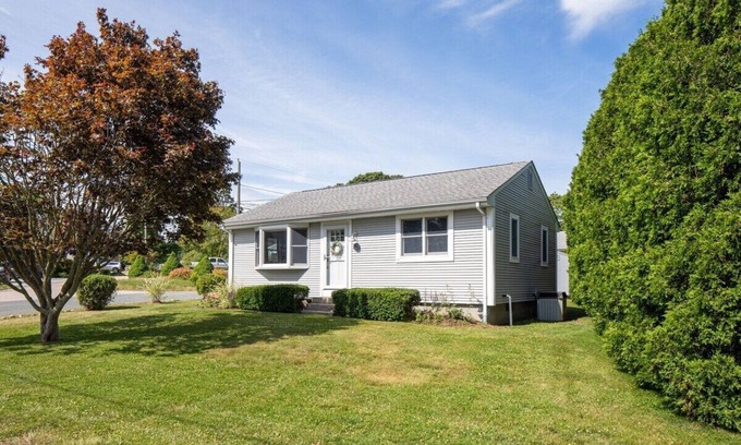 Narragansett House | Harbour Island Charmer! Sleeps 4