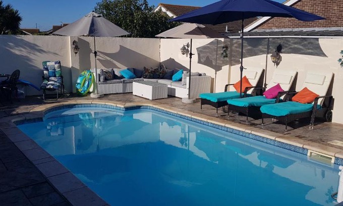 Selsey Bed & Breakfast | Harbour Lights, 30 Manor Lane