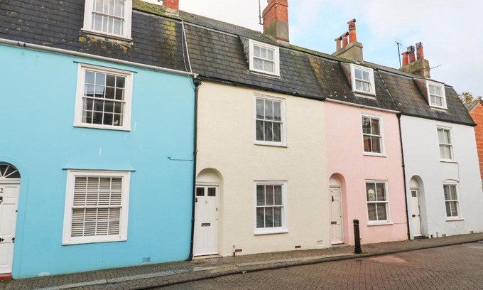 Weymouth House | Harbour Tales