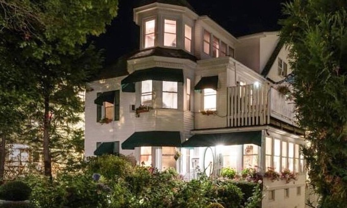 Boothbay Harbor Bed & Breakfast | Harbour Towne Inn on the Waterfront