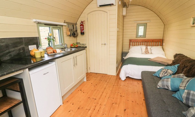 Sutton-in-Craven Cottage | HARE, pet friendly, character holiday cottage in Cross Hills
