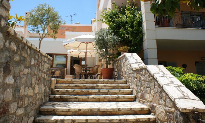 Longos Apartment | Harmony Hotel Apartments - Suite NAFSIKA 50m² For 2-4 People Free Wifi
