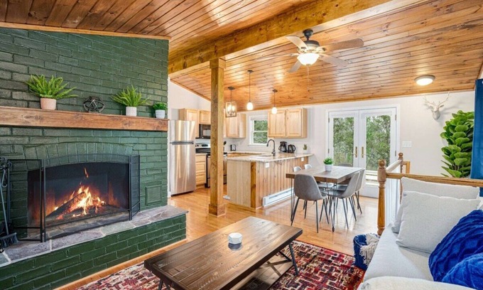 Millville Ski Chalet | Harpers Ferry Cabin: Hot Tub, Deck, Fire Pit, WiFI