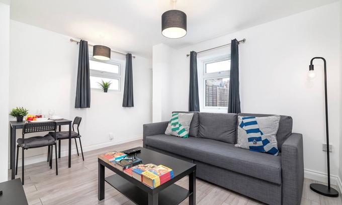 Watford Condo | Harry's Hogwarts Haven