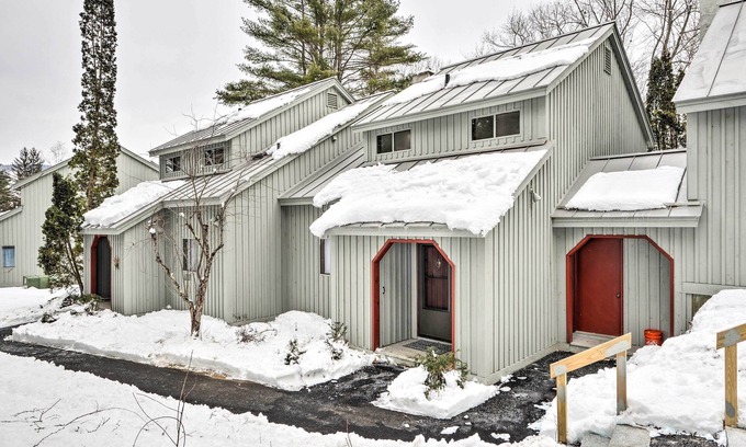 West Hartford Apartment | Hartford Escape w/Fire Pit ~ 3 Mi to Ski & Golf!