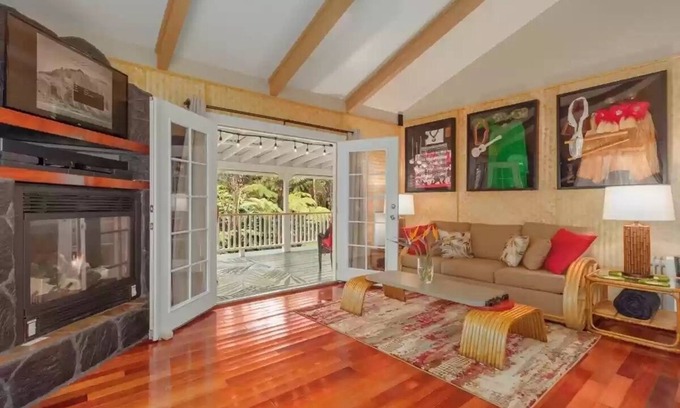 Ohia Estates House | Hau'oli Place - Happy little tiki cottage in Volcano