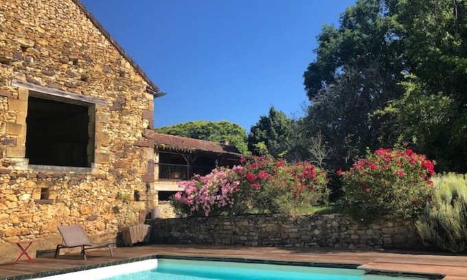 Carves House | Havre de Paix: Maison de Campagne Avec Piscine