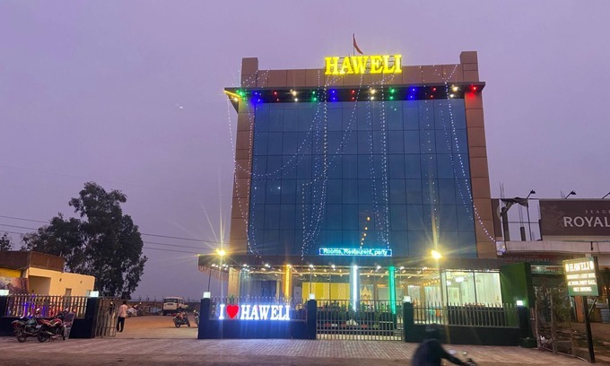 Mauganj Hotel | HAWELI RESTAURANT AND GUEST HOUSE