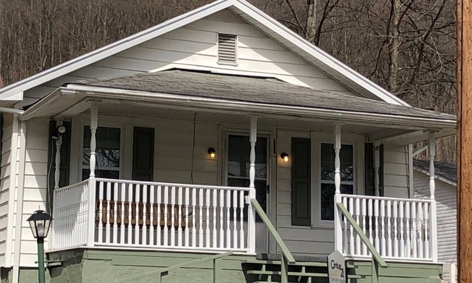 Ansted House | Hawks Nest Hideout