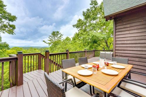 Murphy House | Hawks View Chalet, Hot Tub and Mountain Views