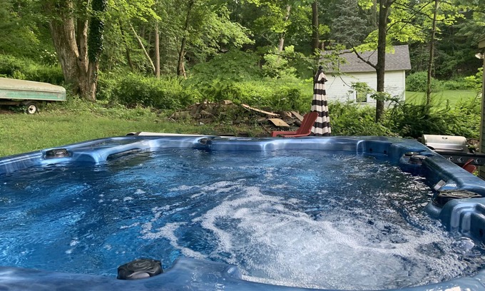 White Mills House | Hawley/Lake Wallenpaupack Area Beautiful Victorian With Hot Tub!