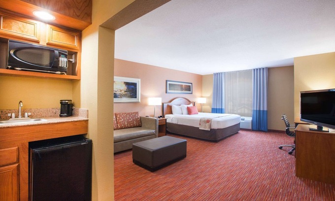 Central City Hotel | Hawthorn Extended Stay by Wyndham Corpus Christi