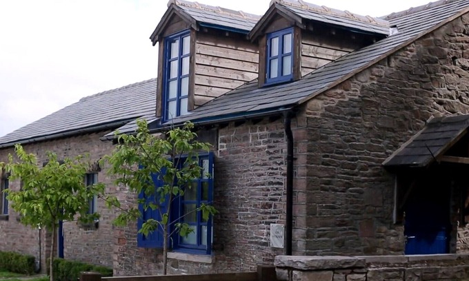 High Peak House | Hay barn cottage at New Mills Marina