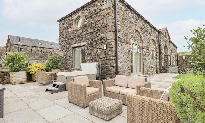 Penny Bridge Cottage | HAZEL COTTAGE, family friendly, luxury holiday cottage in Backbarrow