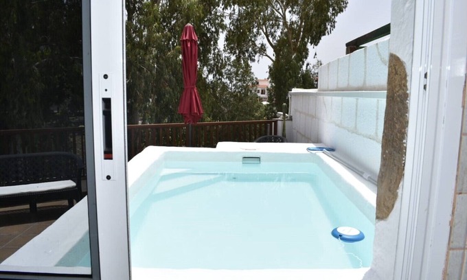 Santa Lucia House | HC Santa Lucia Beautiful Views Wifi air Conditioning Solarium Terra Pool.