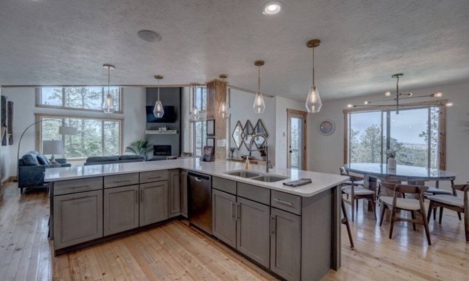 Lead Ski Chalet | Headline (4-Bedroom Chalet) with Pool by RedAwning