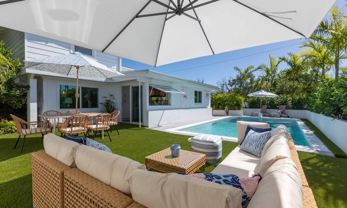 Midtown House | HEART AND SOUL ~ Sophisticated 5 BR/Near Beach/Perfect Fireworks Spot!