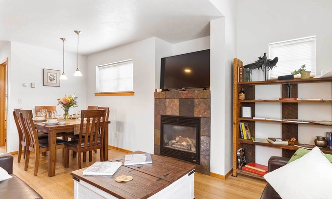 Bozeman House | 'Heart of Bozeman' Townhome w/Patio Near MSU