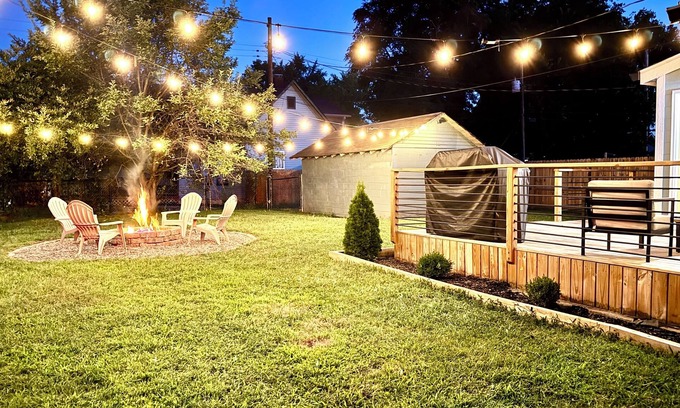 Indianapolis House | Heart of Convenience Downtown near Convention Center-Lucas Oil-Fully Remodeled