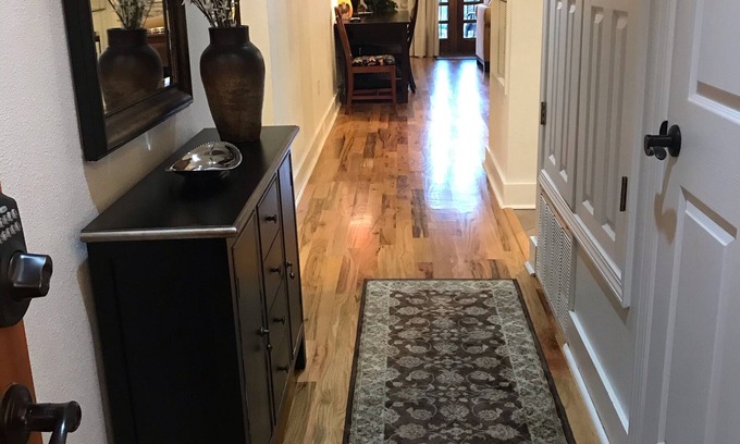 Downtown Apartment | HEART OF DOWNTOWN Palafox Loft, sleeps 6