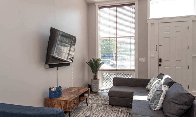 Covington Condo | Heart of Mainstrasse 1