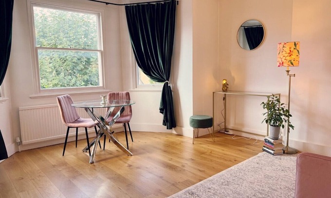 Notting Hill Apartment | Heart of Notting Hill