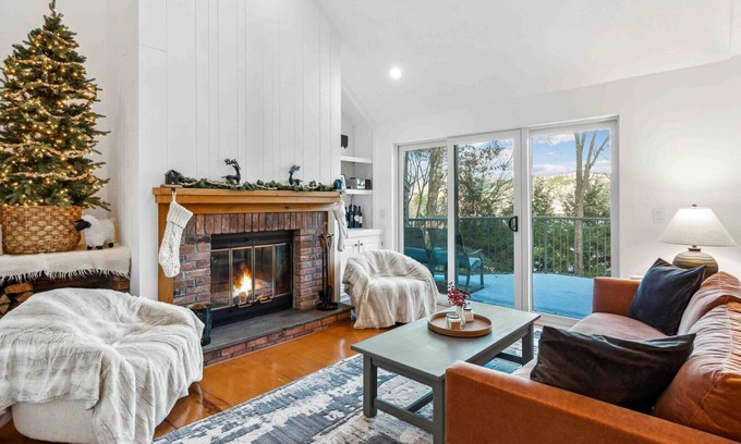 Quechee Condo | Heart of Quechee, Community Pool - Deere Run 2D