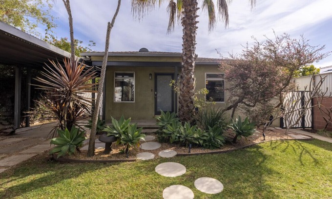 Venice House | Heart of Venice Designer Home Near Abbot Kinney