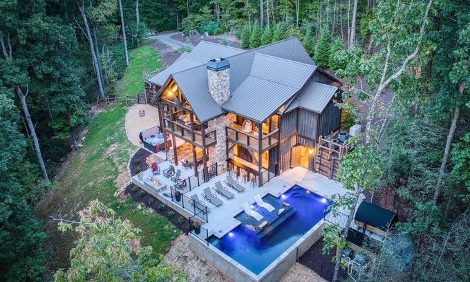 Blue Ridge Cabin | Heated pool, barrel sauna, hot tub, treetop playground, 4 king suites, LUXURY!