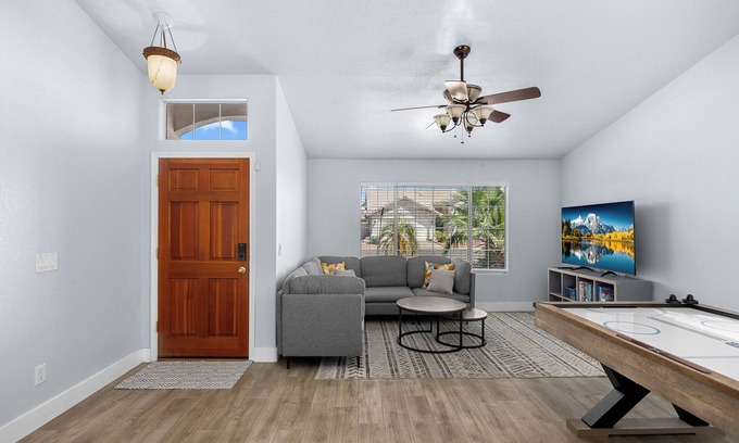 Pivotal Peoria Center House | Heated Pool w/no extra fee - Spacious & Open - Near Sports Facilities