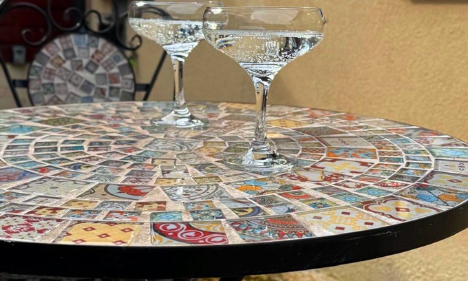 London Borough of Hounslow House | Heathrow Airport| Free Parking| Patio|Unique House